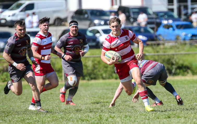 Emlyn Show their attacking flair