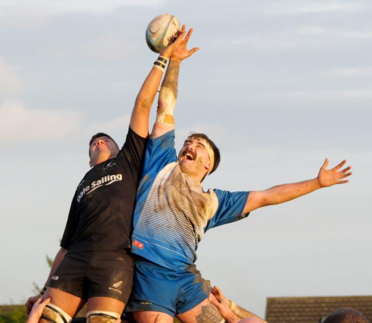 A real lineout battle at The Athletic Ground. Picture William John