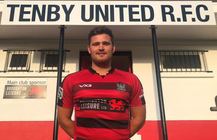  Luke Dedman - two tries for the Seasiders