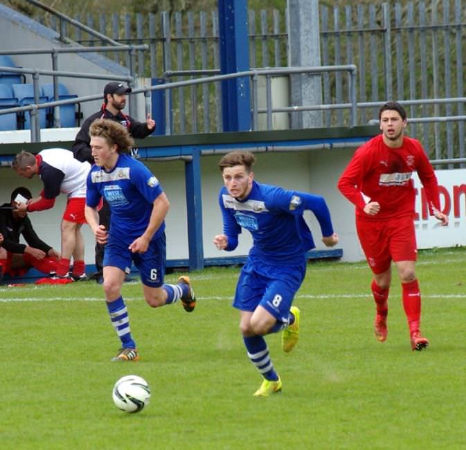 Bluebirds easily brush aside ten-man Bulldogs
