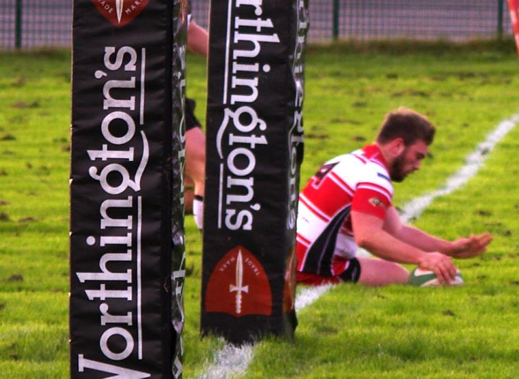 Ben Groves touches down for The Mariners 