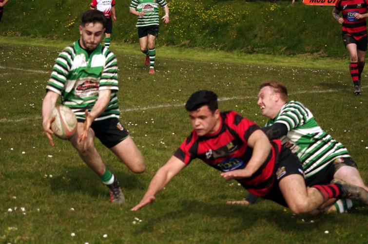 Gino Setaro grabs a try for Whitland against Tenby at Parc Llwyn Ty Gwyn