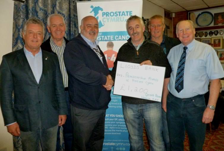 Geraint makes welcome donation to celebrate his Welsh Cap