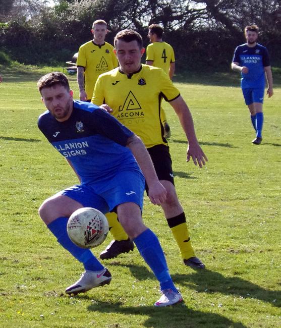 Declan Carroll on the ball for The Swifts