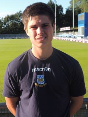 Rob scores with late volley to earn Bluebirds a draw