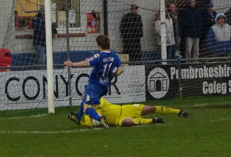 Bottom of the table clash finishes all square